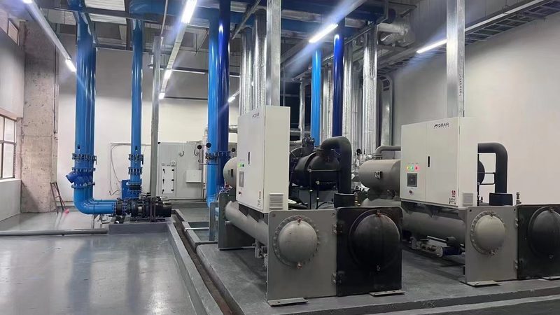 螺杆冷水机冷冻油更换：关键步骤与注意事项**